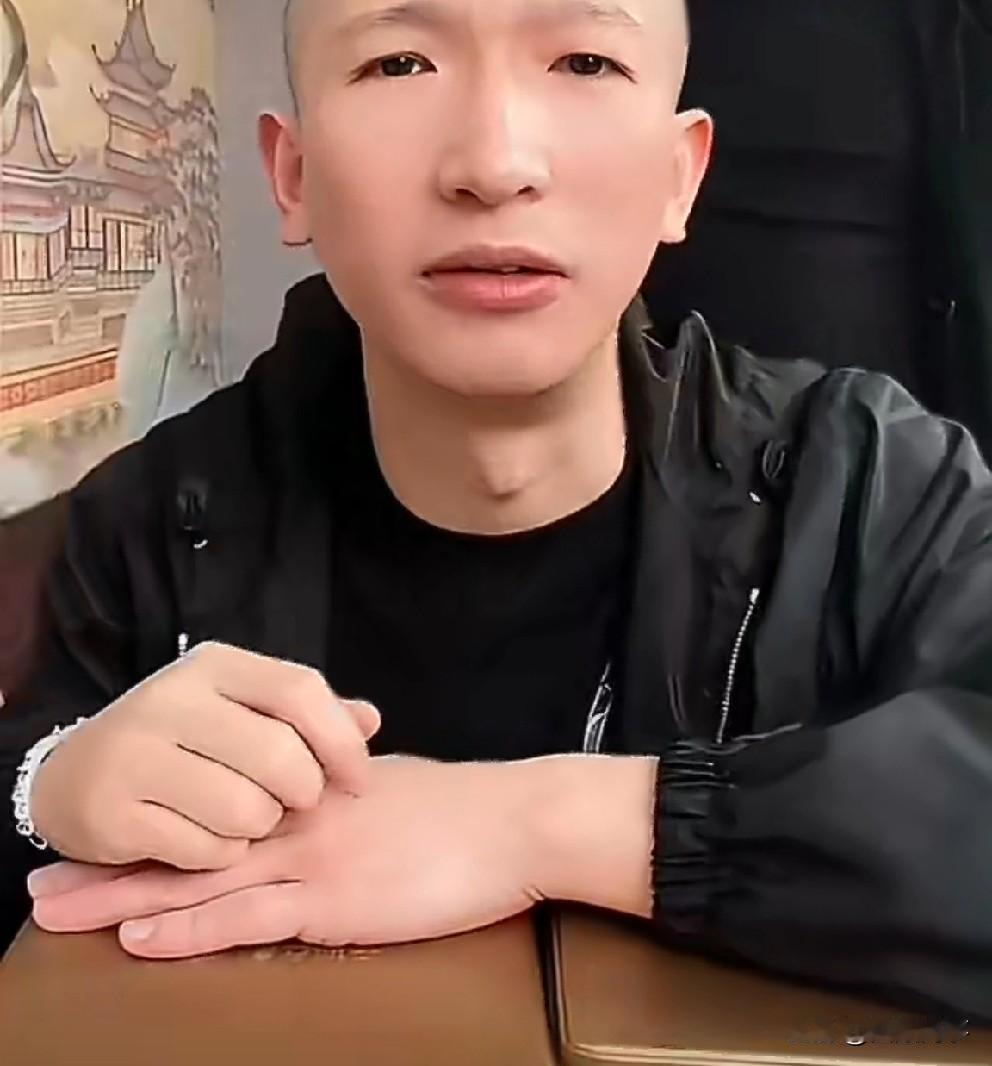 狗磊吐槽粉丝就喜欢把你们当韭菜大镰刀割你们的主播！不喜欢实