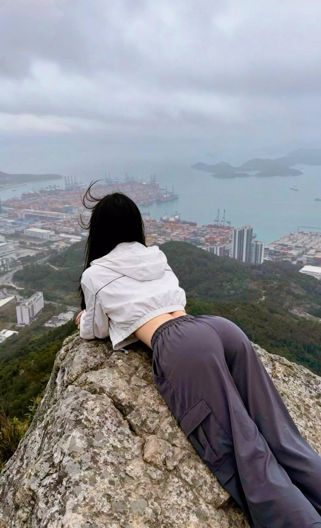 爬的高看的远，风景山顶独好。
