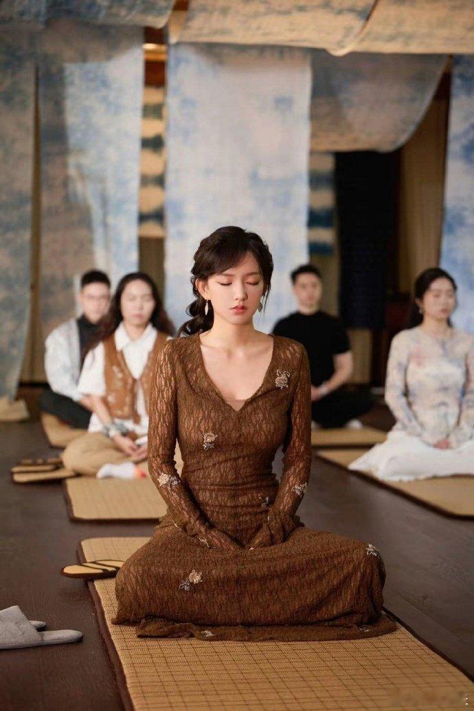 年纪轻轻就打坐修行的程潇，可以到南亚某大国取取经。