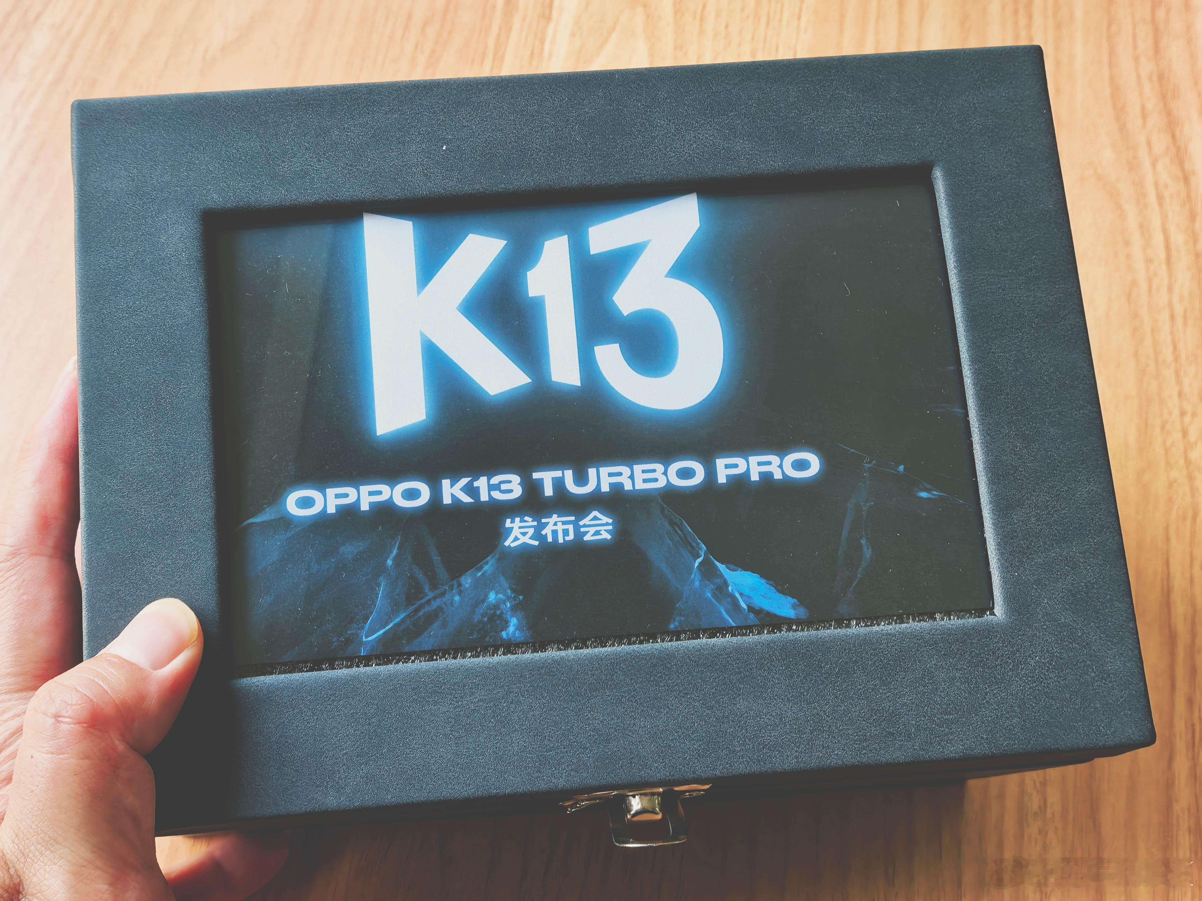 OPPOK13Turbo系列这波发布会邀请函玩很大！拆开居然藏着个3D打