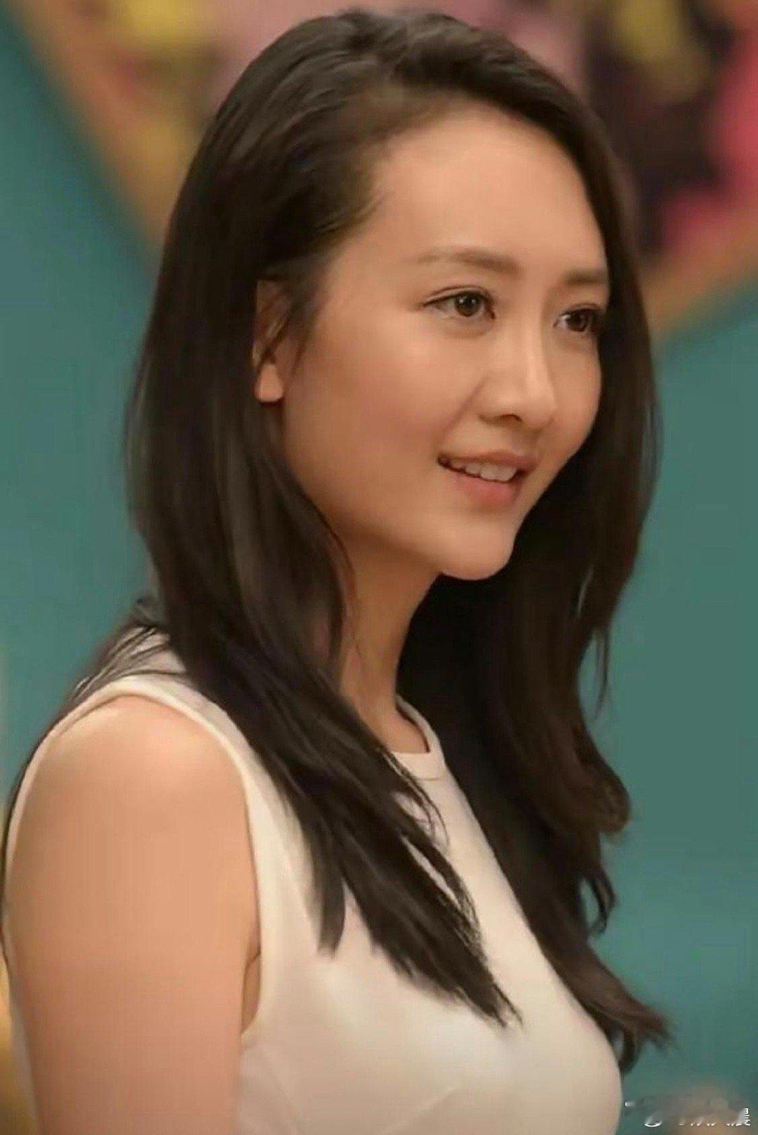 王鸥素颜照好能打！肌肤状态在线，清新自然超显气质～​​​