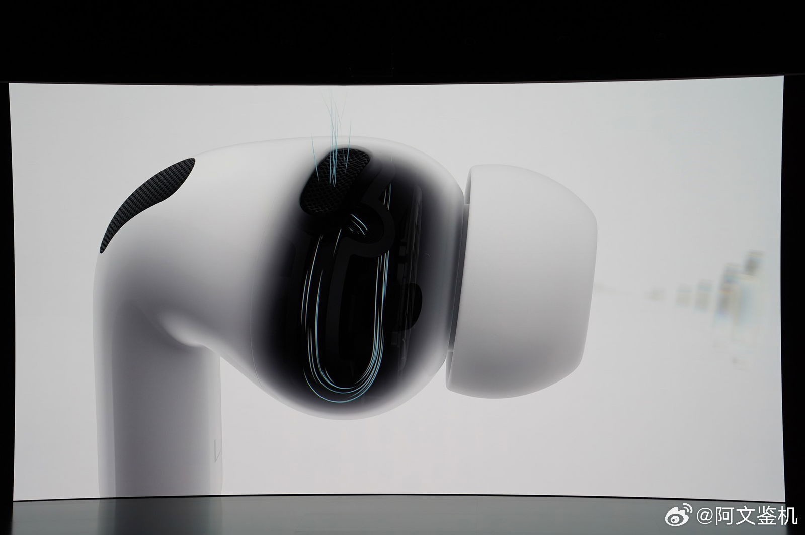 先别急，今天苹果发布会的开胃菜是AirPods3Pro。总结就是更强的IP5