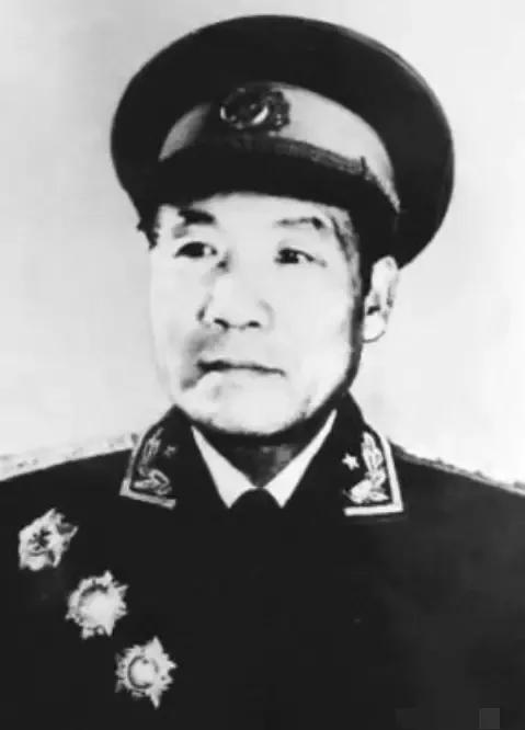 1974年，李达将军至河南临汝视察，见部队仍组织用炸药包打坦克，即召领导止之，曰