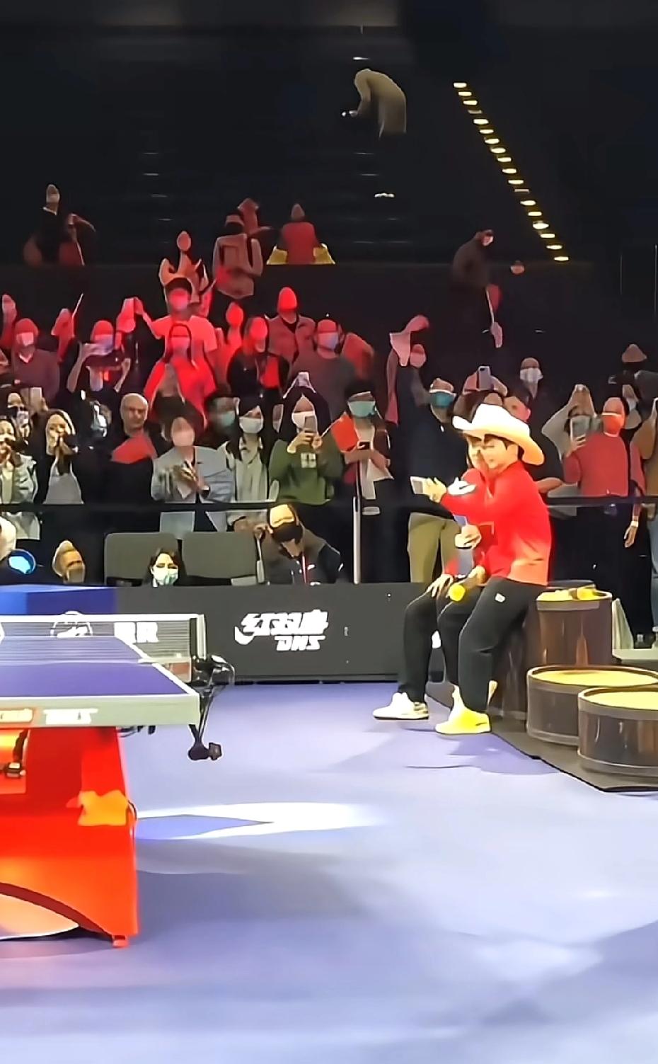 我嘞天呀！这视频是在你手机里保存了多久，这么几年了我还是第一次刷到这个角度的休～