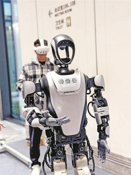 机器人和人类会较劲吗?不会真的“较劲”，更像是换了一种活法。-机器人比的是：