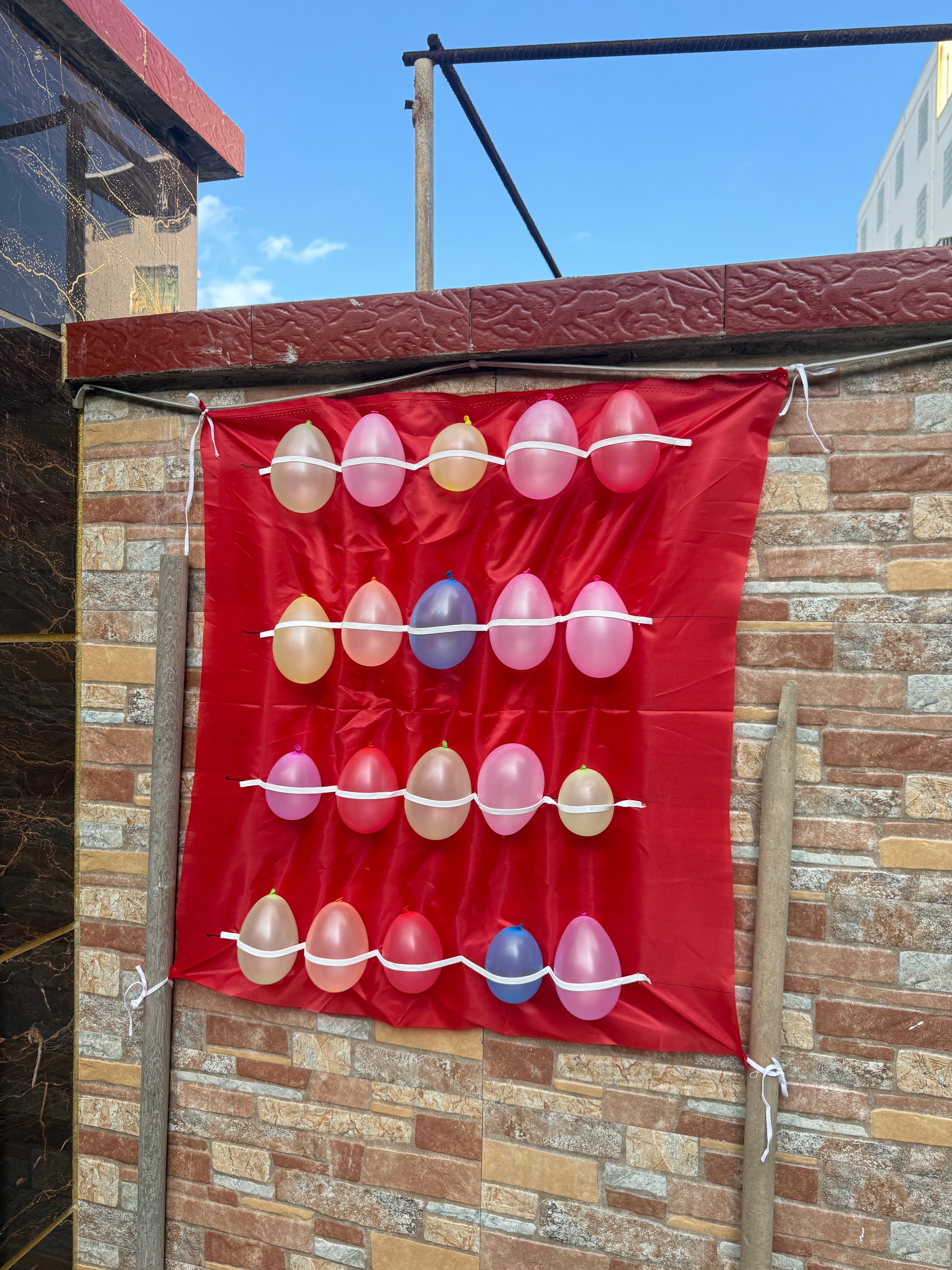 在家里自制打气球，可以向这几个小鬼收费了厦门