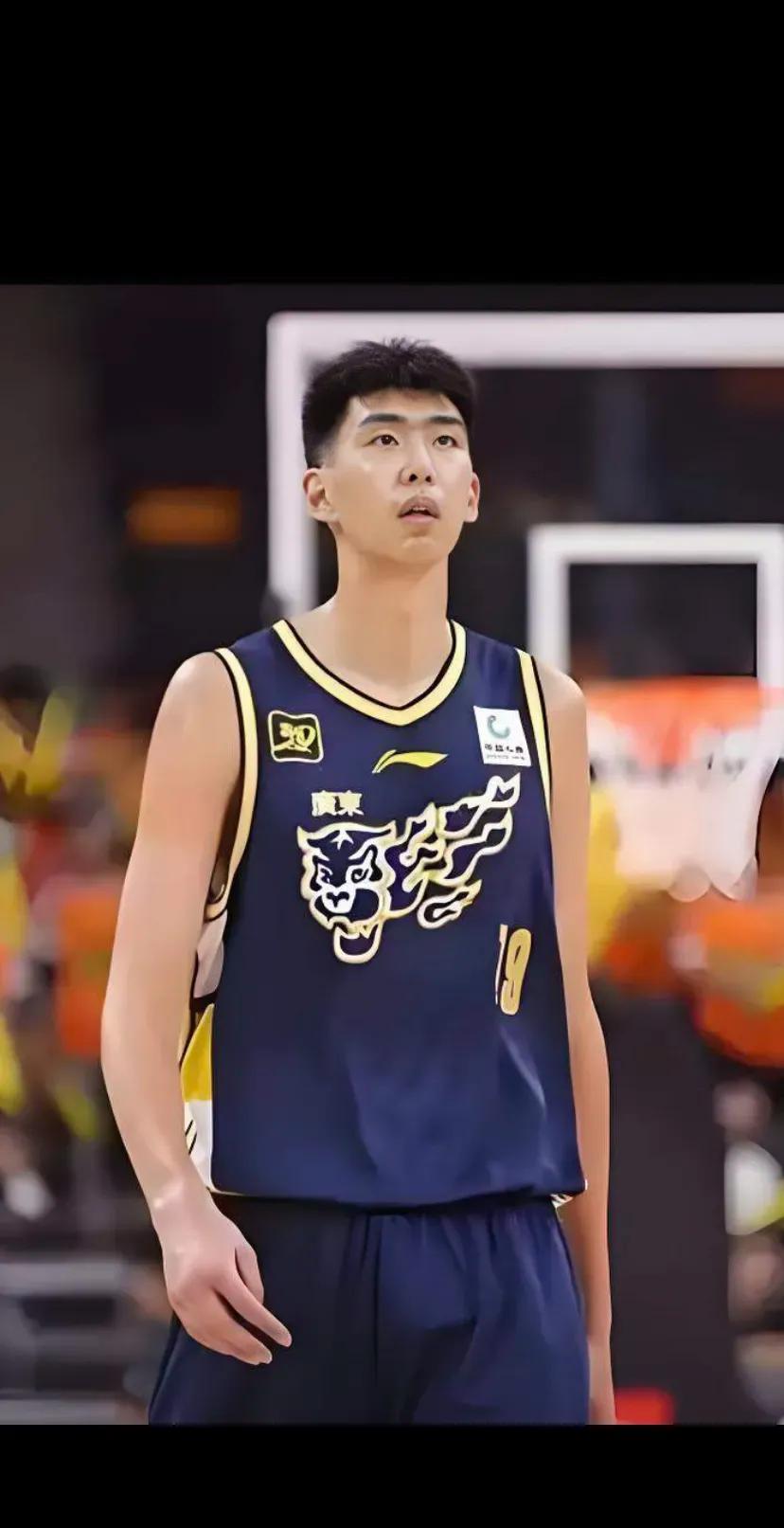 易建联接班人出走近乎定局近段时间，关于广东宏远徐昕的流言沸沸扬扬，其中主要原因