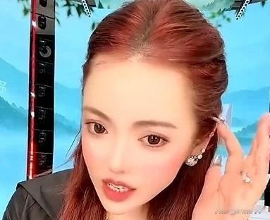 蛋蛋用实际行动报答二驴！惊讶巴扎黑轰动全场，吸引东三省“富婆”应援团到现场追星。