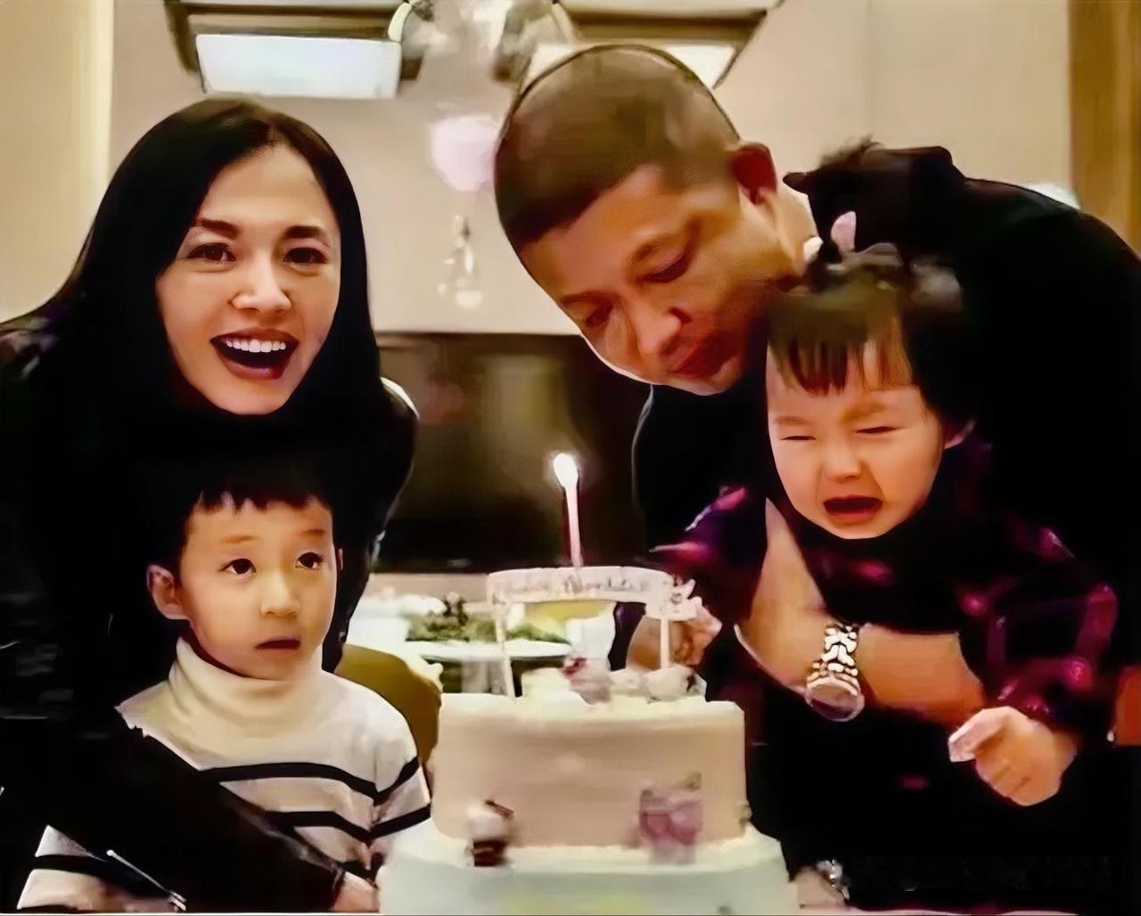 姚晨离婚，两个孩子现状：儿子曹睦然，小名小土豆，今年13岁，女儿小茉莉，今年10