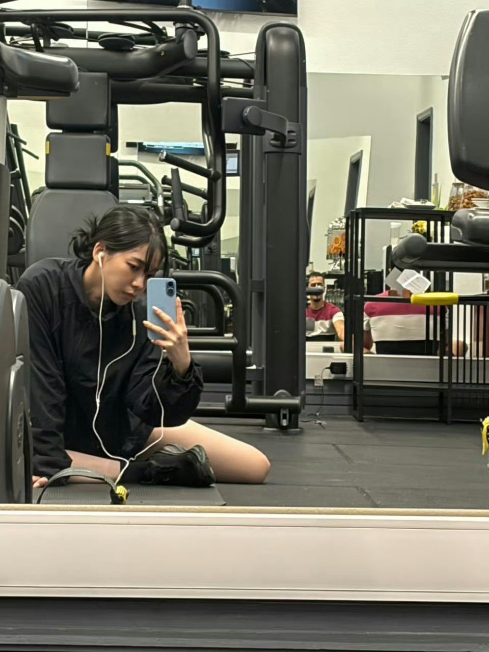 这是去健身房健身还是寻找肌肉男？​​​