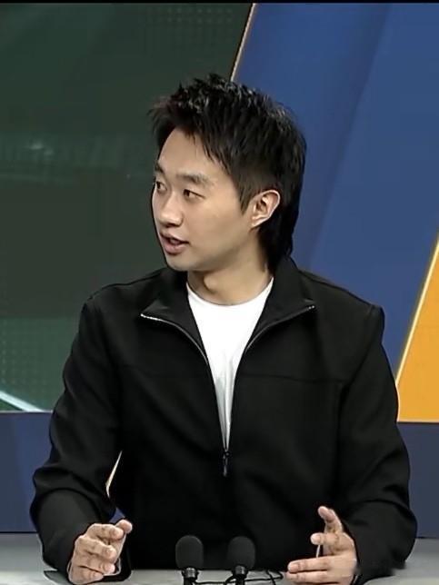 2月4日，赵子豪首次以解说嘉宾身份亮相央视直播间，并与主持人高菡一起解说海口亚洲