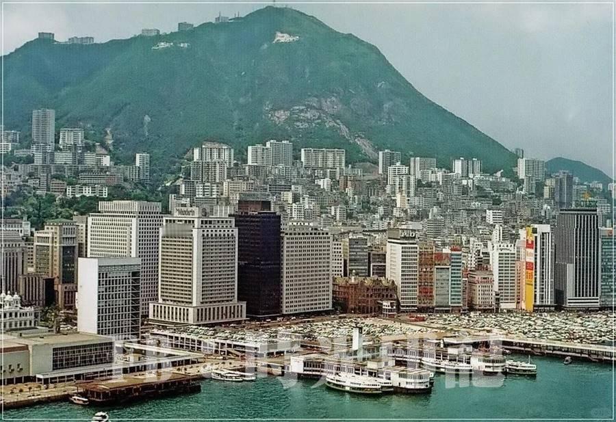 1966年的香港中环，无法想象那个年代就有这么多高层建筑了