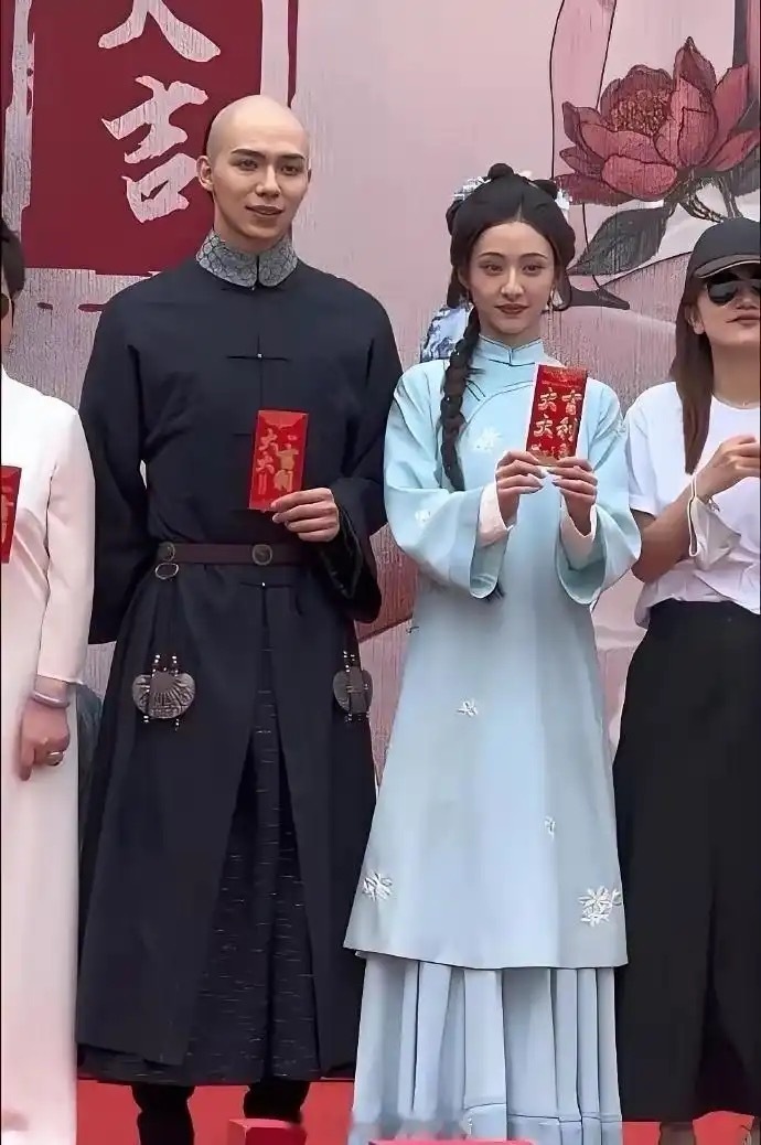胡连馨她都落到拍短剧的地步了