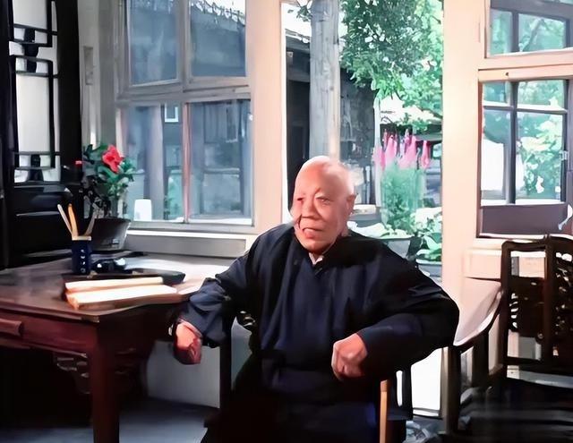 清朝太监回忆：妃子洗澡从不用手和避讳太监，十分侮辱人，中国最后一个太监孙耀庭回忆