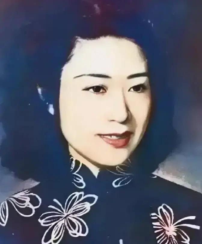 张学良的一生有11个情妇，90岁那年，他回首往事时，却咬牙切齿地说：“我此生最喜欢的女人是唐怡莹，但