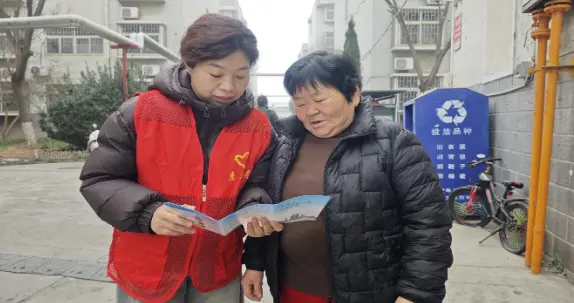 巩义安康社区开展垃圾分类宣传 助力绿色生活