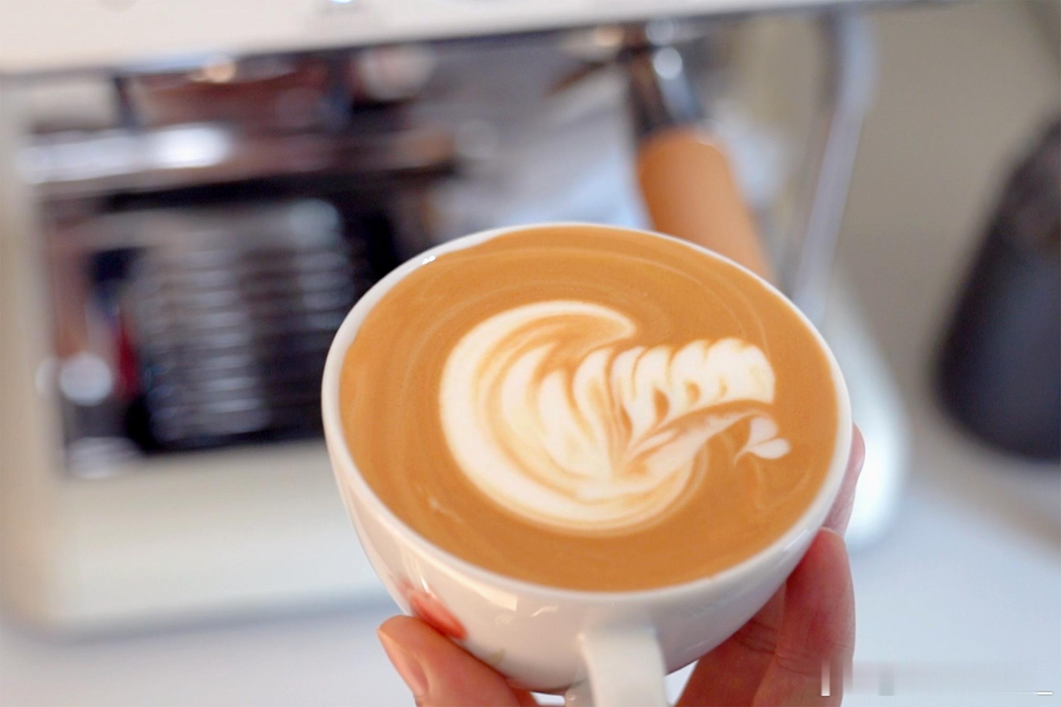 下午茶☕🦢喝杯咖啡提神~​​​