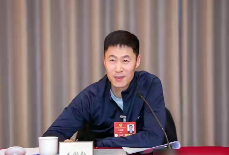 王艺迪拿了冠军，中国队七人出战，六人一轮游。不是不行，是没拼。孙颖莎没来，樊