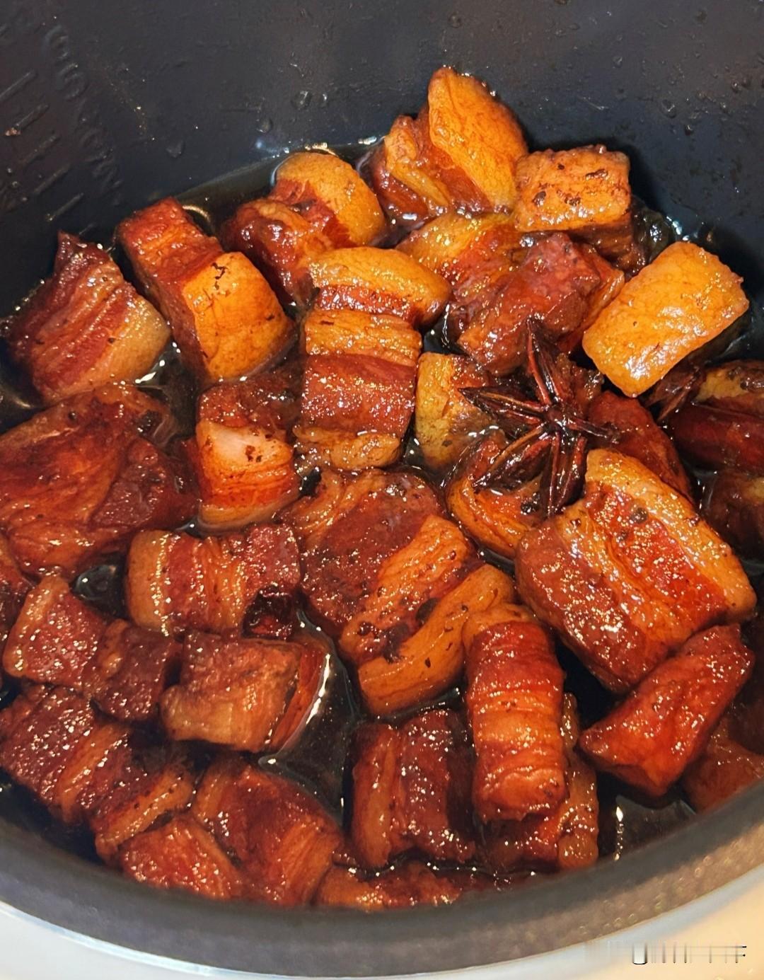 为什么我国猪肉肉产量远超鸡肉、牛肉？牛的肉料比一般在4~6。猪的肉料比一般在
