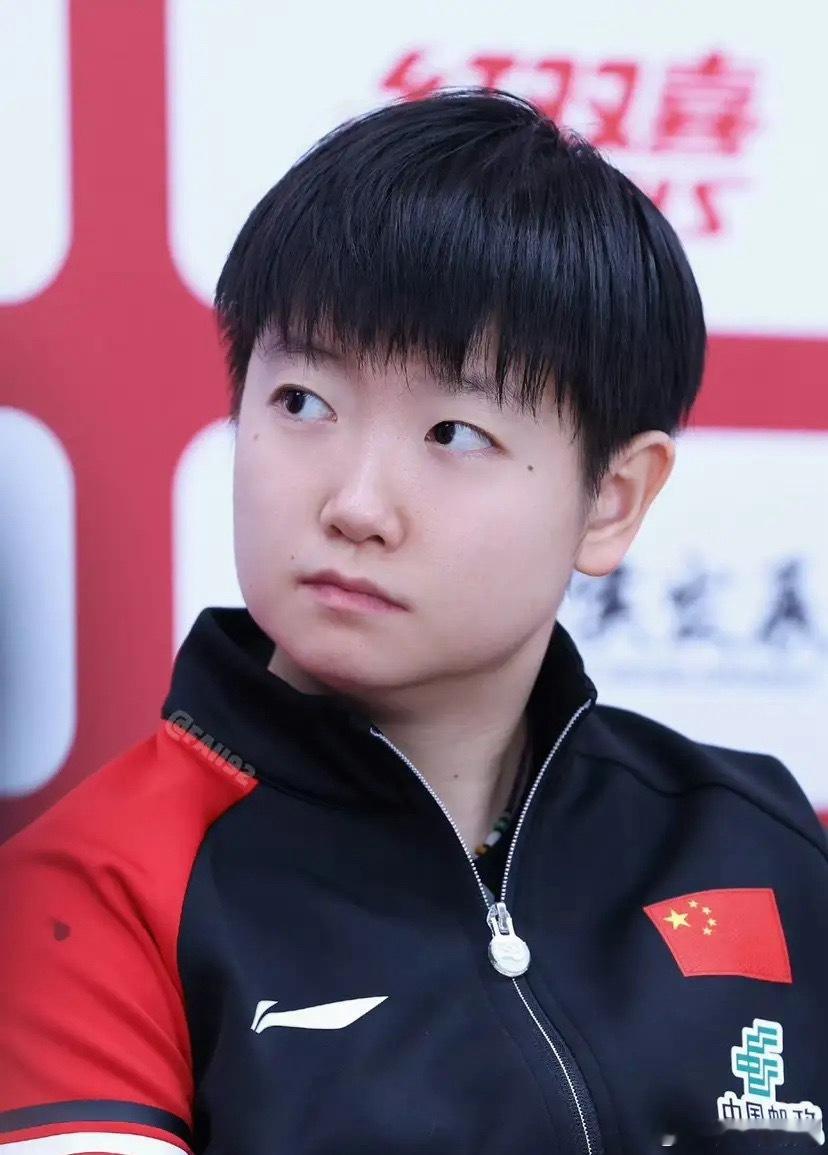 香港总决赛，第三比赛日结束，我发现2个非常有趣现象1、孙颖莎这小孩太“特别”了，