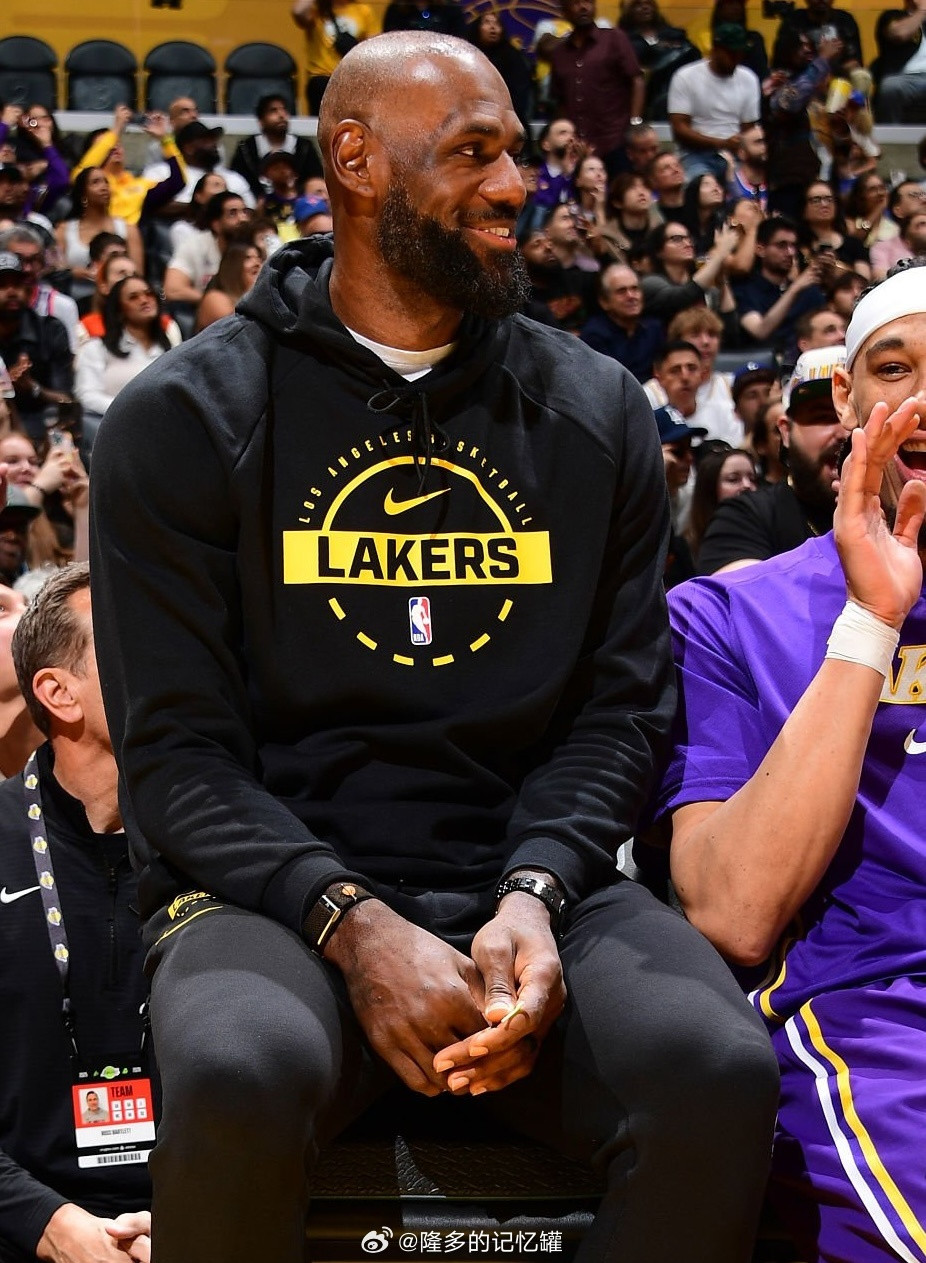 勒布朗·詹姆斯接受纽约邮报专访，谈及希望退役后被如何铭记“给我听好，我为这项运