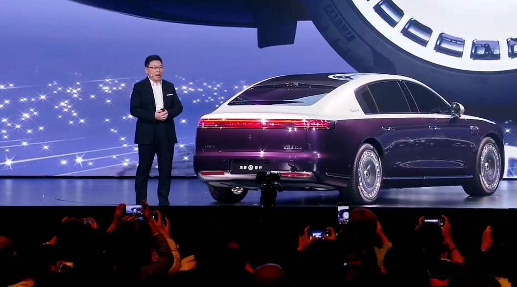 迈巴赫S级、奔驰S级还是完全输给了尊界S800。