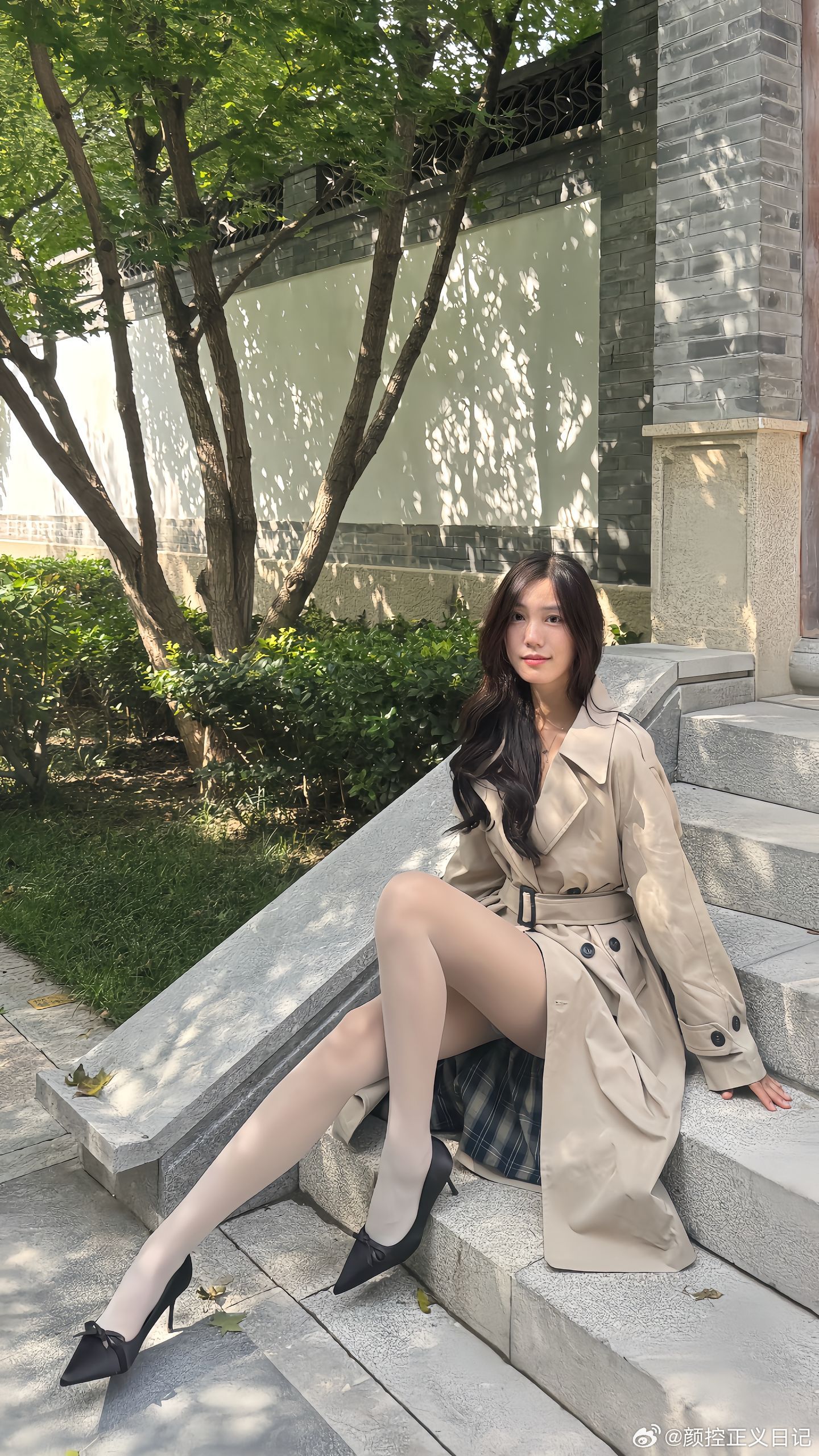 穿衣搭配风衣的魅力美女绘梦长廊