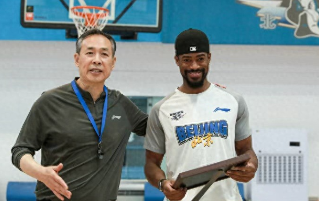 北汽男篮已经为新的后卫外援阿隆德斯·威廉姆斯成功注册，同时，此前效力球队的外援贝