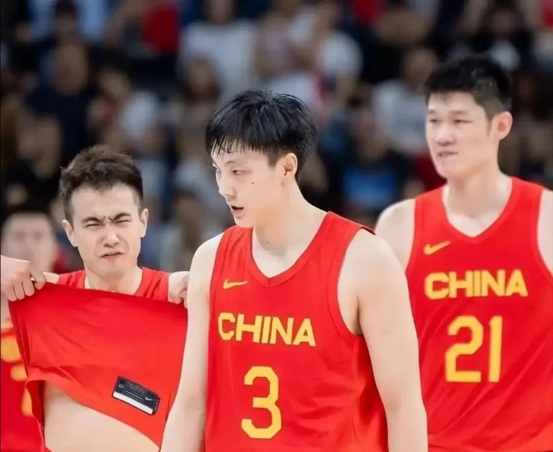 队长人选引热议，胡明轩出任新队长引发球迷讨论郭士强敲定新一届国家队队长人选