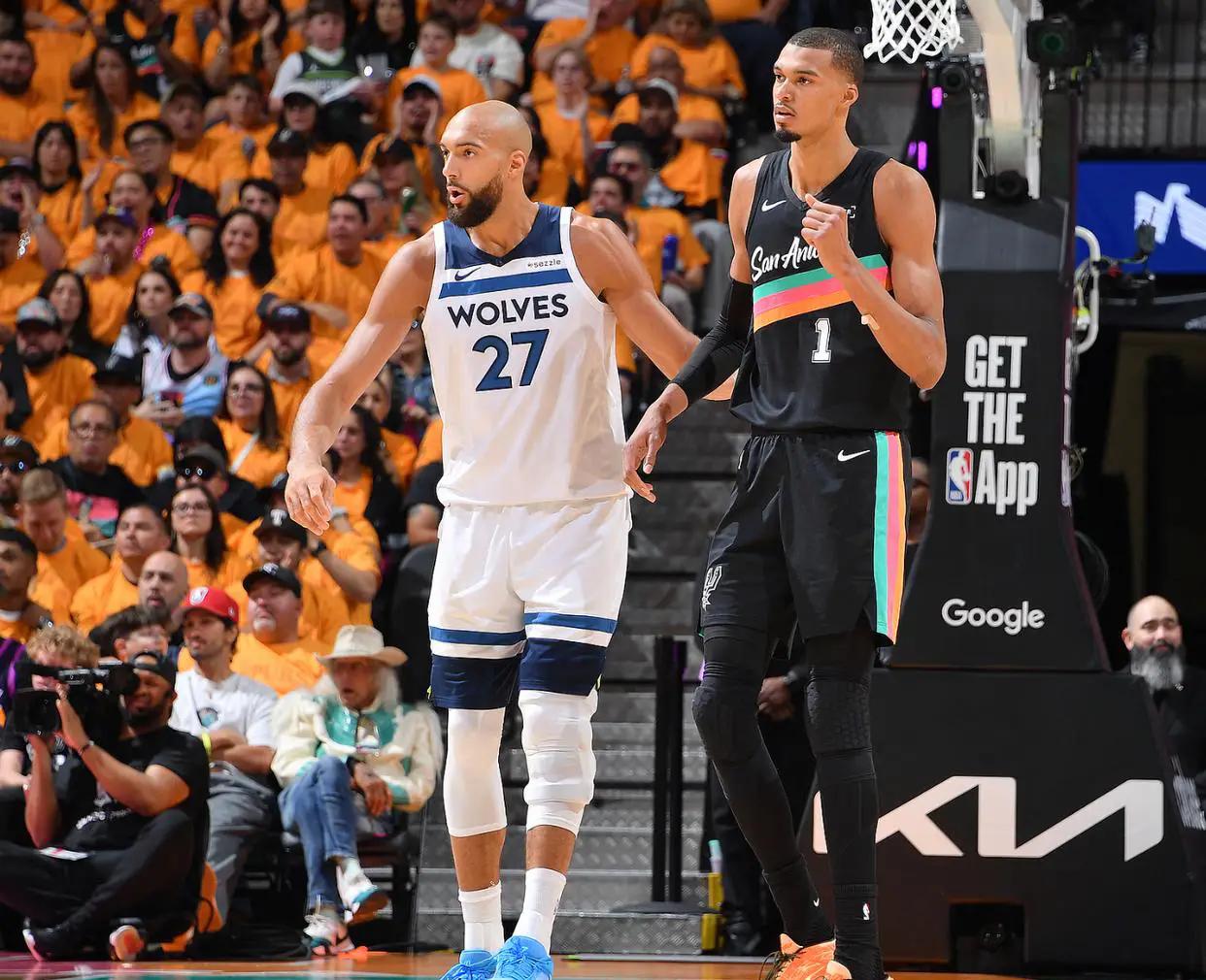 只要文班亚马在，马刺就是一支争冠级别的球队！NBA历史上只有“魔术师”约翰逊