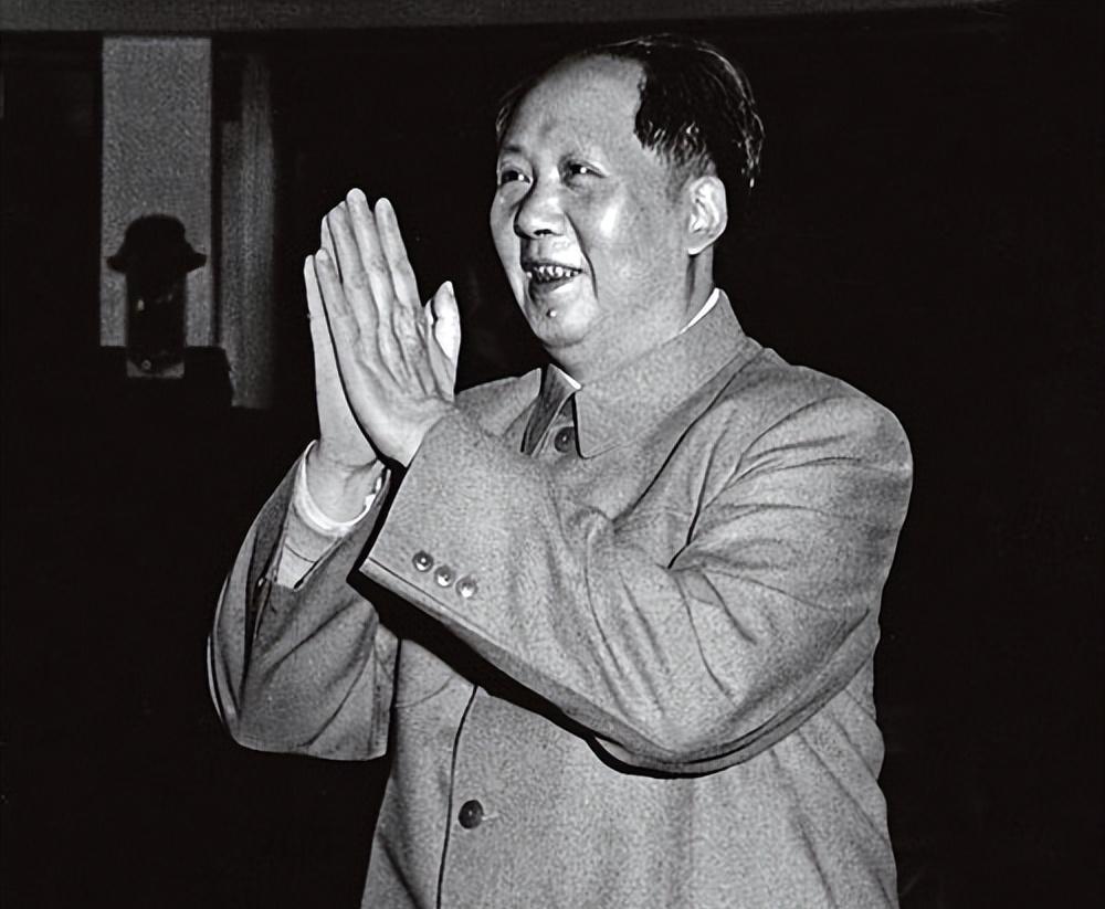 毛主席为何并不愿意担任国家主席？背后既有深远的战略考量，也与他个人的性格密切相关