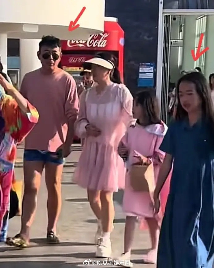 王志飞一家三亚过年，11岁女儿露脸个高漂亮张定涵大变样老成大妈！