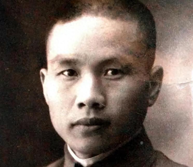 1949年，国民党情报人员周镐在南京被秘密处决的消息传来后，他的妻子吴雪亚心急如