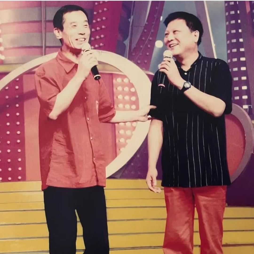 常佩业、贾承博，一张罕见的合影，拍摄于2006年前后的央视相声大赛演播现场，左