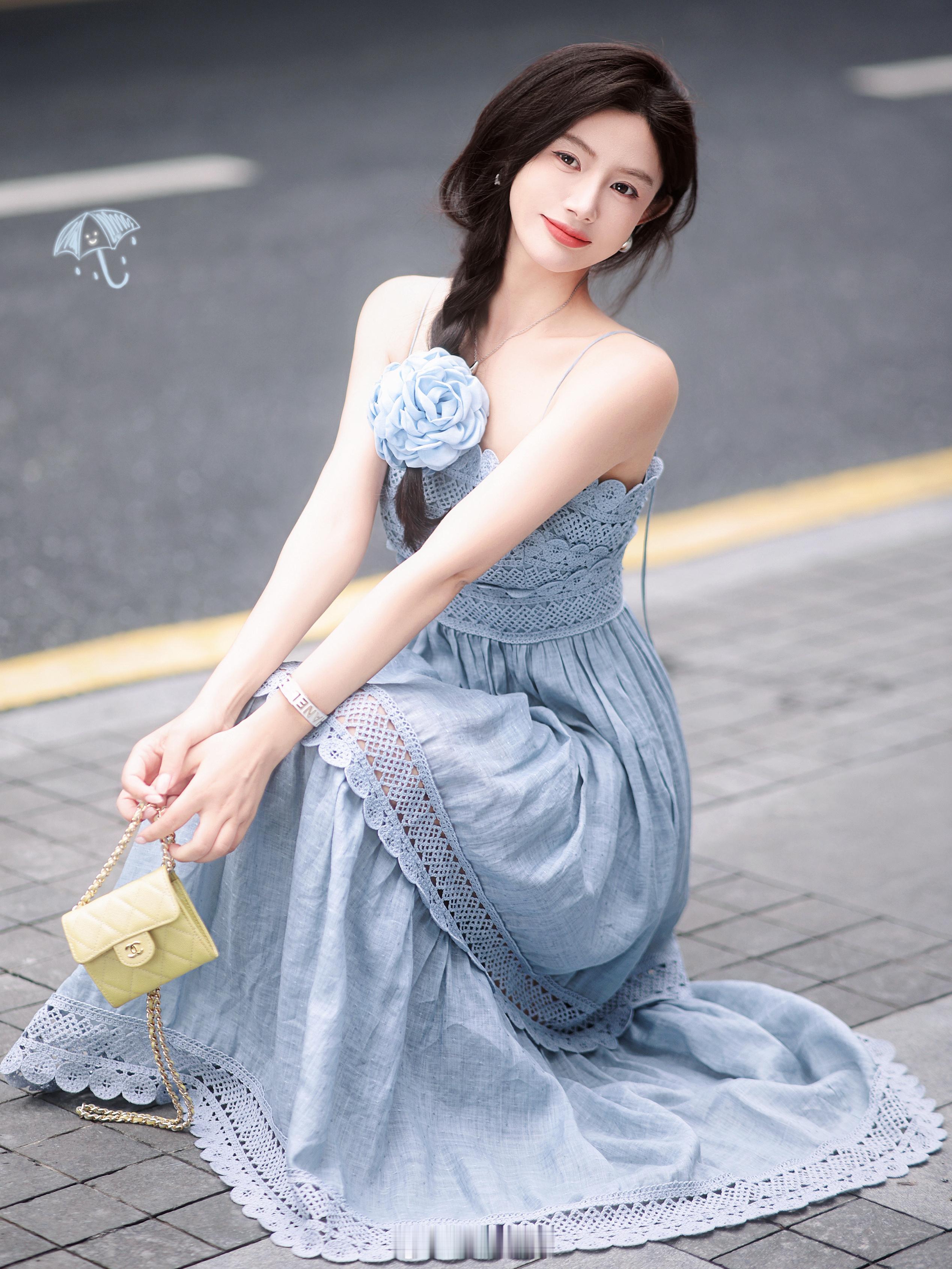 谁把苏打水打翻到我裙子上了！？[doge]这清爽自在的感觉简直像在海边度假哈哈