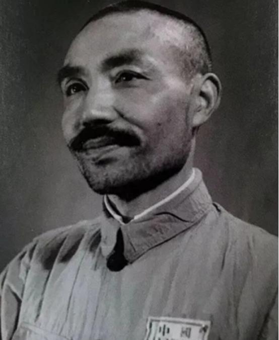 他建国之后长期休养，没有军衔和工作，1955年评级的时候，工作人员犯了难，毛主席