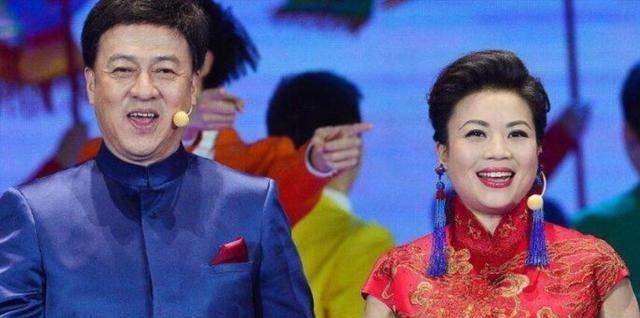 1998年，歌手张行向交往8年的“民歌皇后”张也求婚。张也表示暂时还不想结婚，再