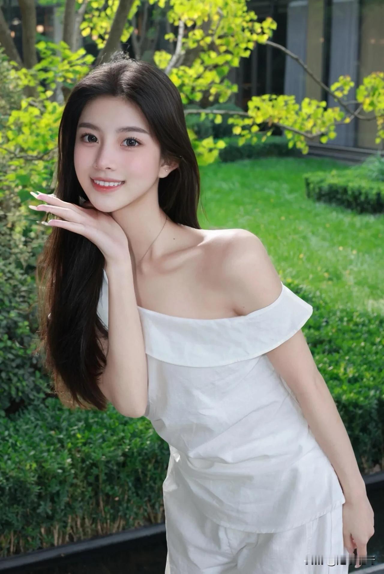 公园内，清纯可人女孩美照写真佳作赏析！