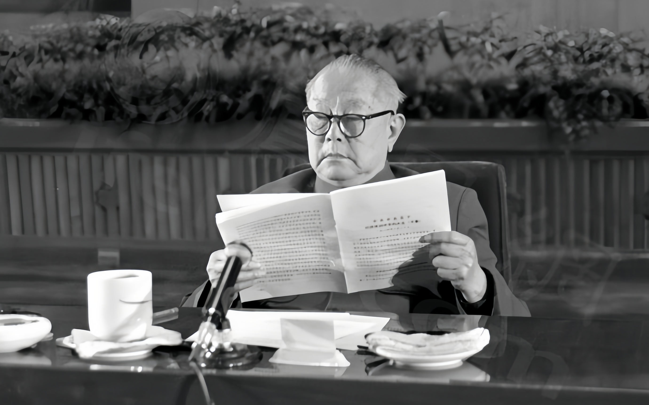 1987年8月，国家主席李先念给薄一波写了一封信，问劳动人事部是否有华龙国际劳务