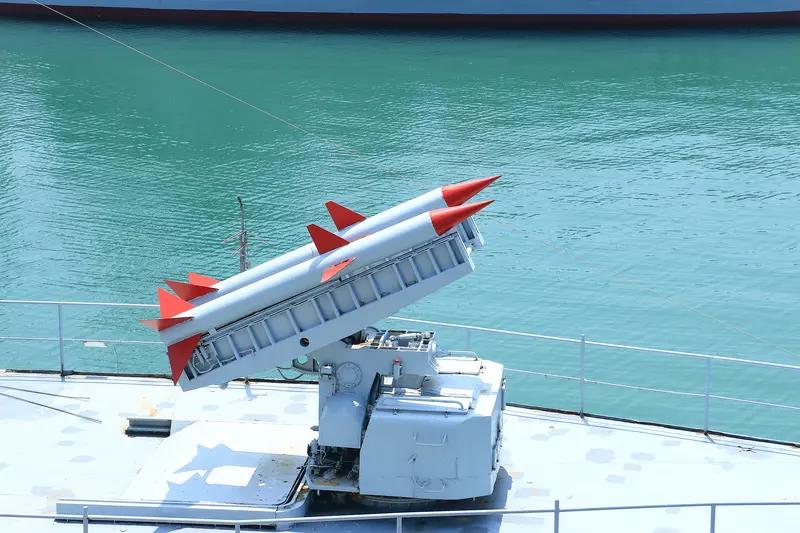 伊朗用无人机消耗对手拦截弹这招真绝了！在2026年美以军事打击后，伊朗开启强力反