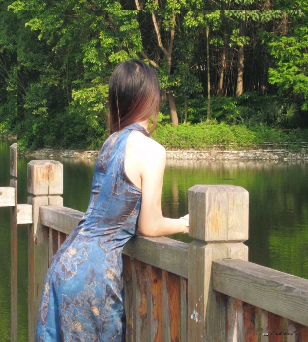 夏日悠然，倚栏远眺，静享湖光山色。