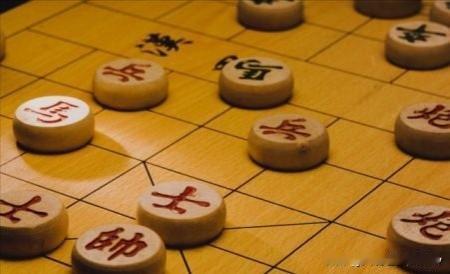世界这盘大棋，棋盘上的黑白子都统称为“棋子”。中、美才是面对面的棋手。阿三和熊
