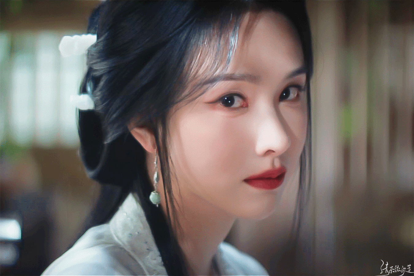 陈都灵新剧美得我鼻血狂喷陈都灵新剧美得我鼻血狂喷，完全就是古装扮相的神，魅惑小