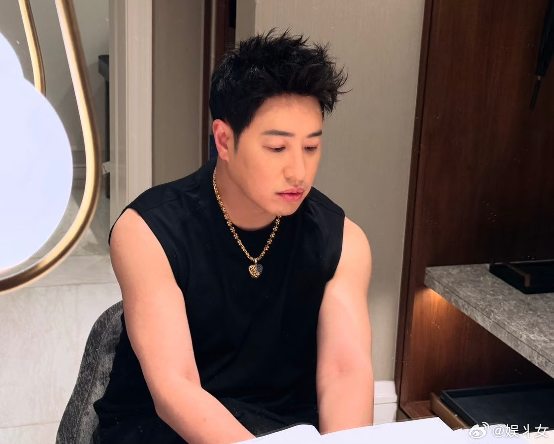 潘玮柏谁教你这么以身相许的谁被潘玮柏可爱到原地起飞🥰佛山演唱会现场宠粉无底线