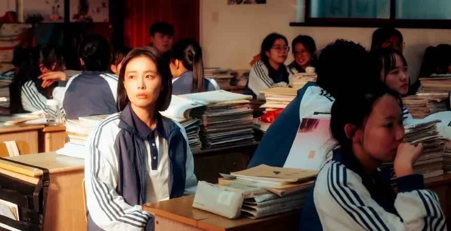 #审判桌上掀桌的她，帅到我起鸡皮疙瘩！#追《正当防卫》被女性角色狠狠戳中！这里的