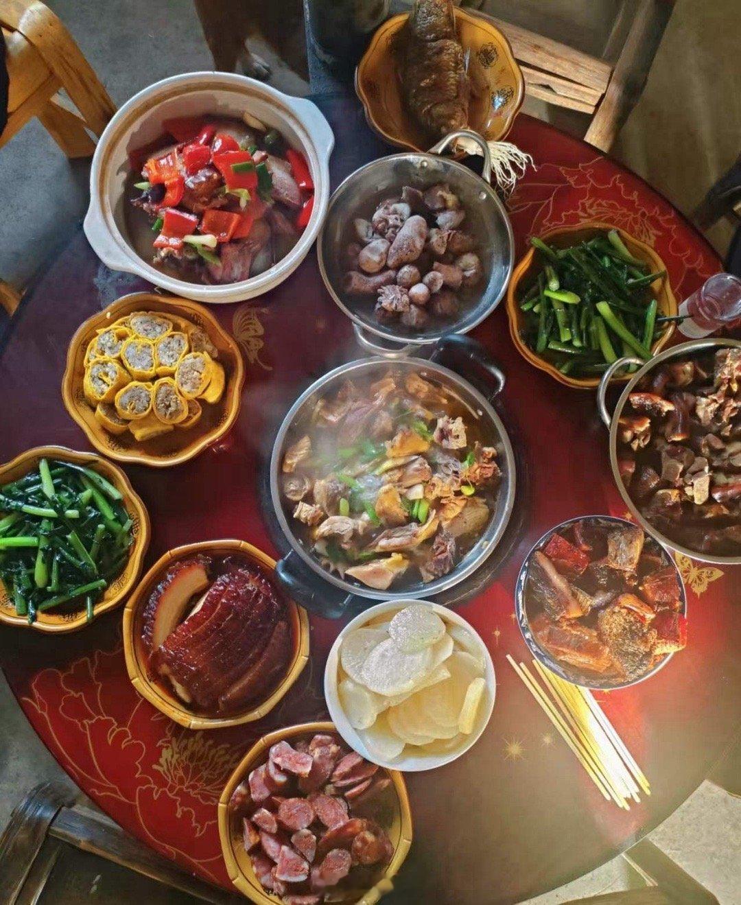 我发现，我很喜欢走我老婆这边的亲戚。我老婆这边亲戚大多是农村的多，你去拜年，只要