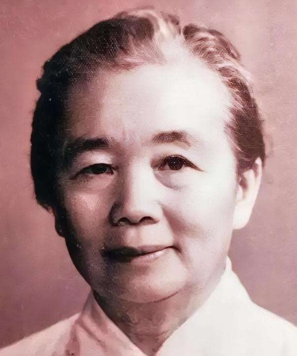 没有军衔的女将军，陈赓、许世友是她的部下，她却没有授衔。许多人可能知道，在195