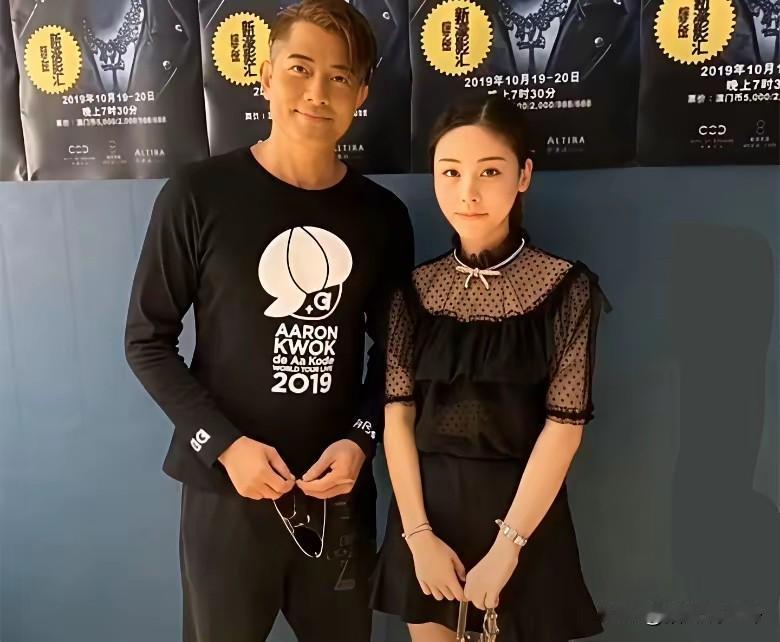 蔡天凤身高155，和郭富城站在一起矮半个头，大致可以推断郭富城身高多少，应该不到