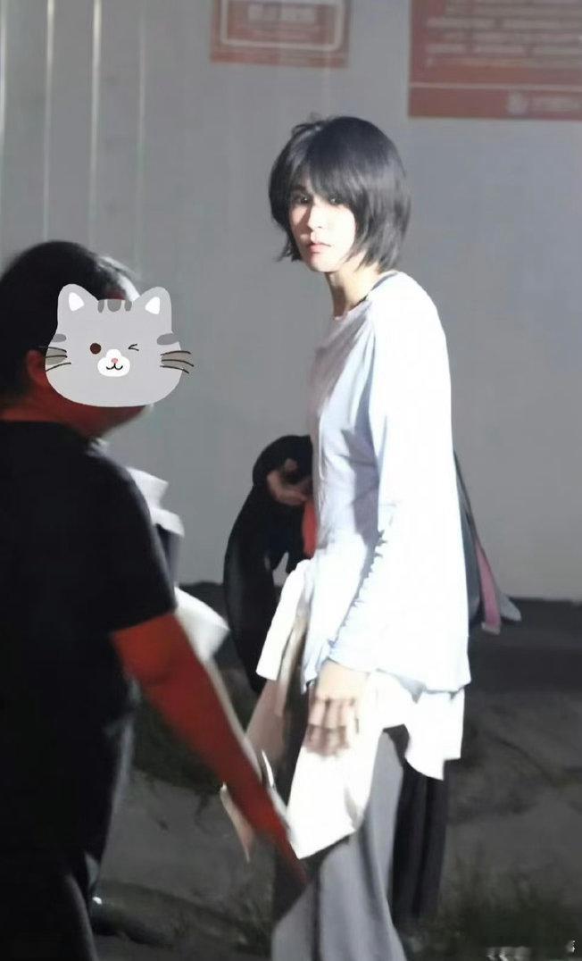 曾沛慈内娱独一份的俊美感内娱稀缺中性俊颜被曾沛慈拿捏了！妥妥斩女天花板，41.5