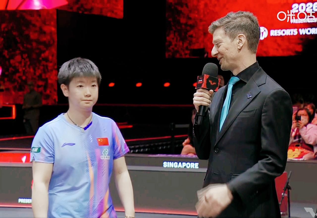 孙颖莎4:1战胜陈熠后的采访，莎莎坦言了和鳗鱼比赛的准备！亚当问：恭喜莎莎